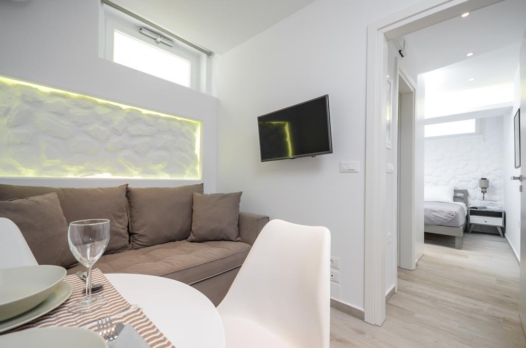 Elegant Apartments อาโยส โพรโกปิออส ภายนอก รูปภาพ